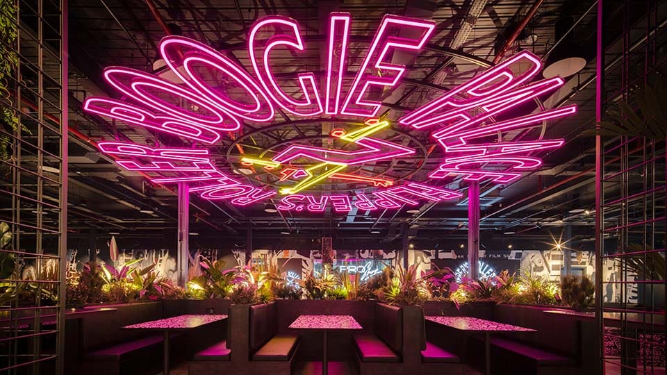 Led Sign Scene LED Signage: Shine a Light | SignLink